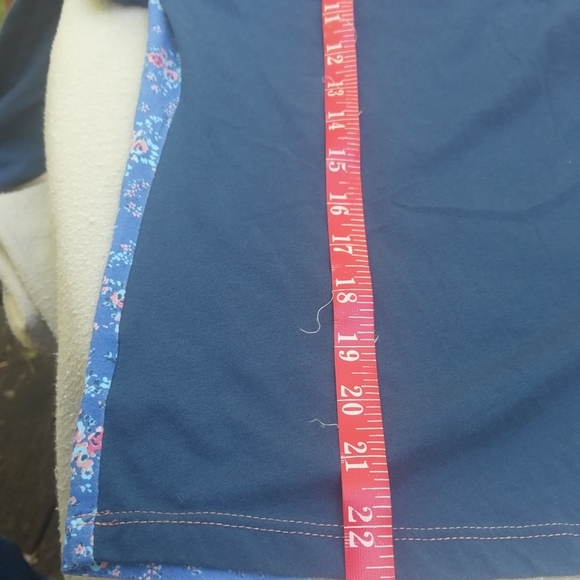 Crafty floral and blue shirt - Picture 6 of 7